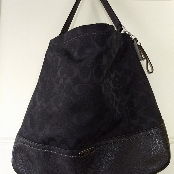 New Coach Purse - Picture 2 of 4